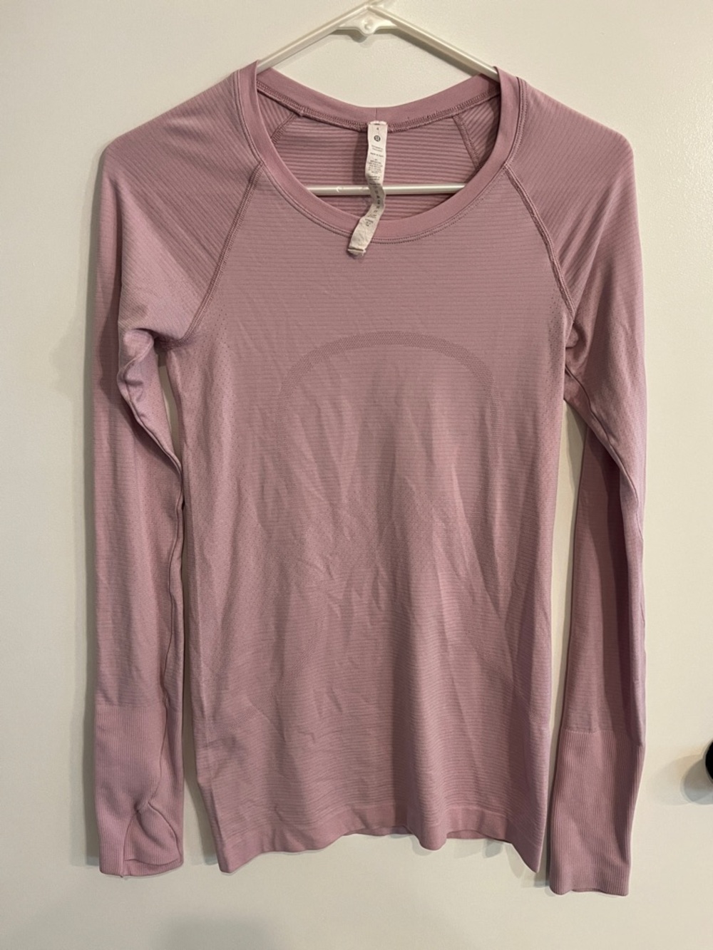 Women’s size 4 Lululemon Swiftly Tech 2.0 Long Sleeve Shirt